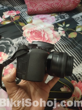 Nikon D3400 with 35mm prime lense